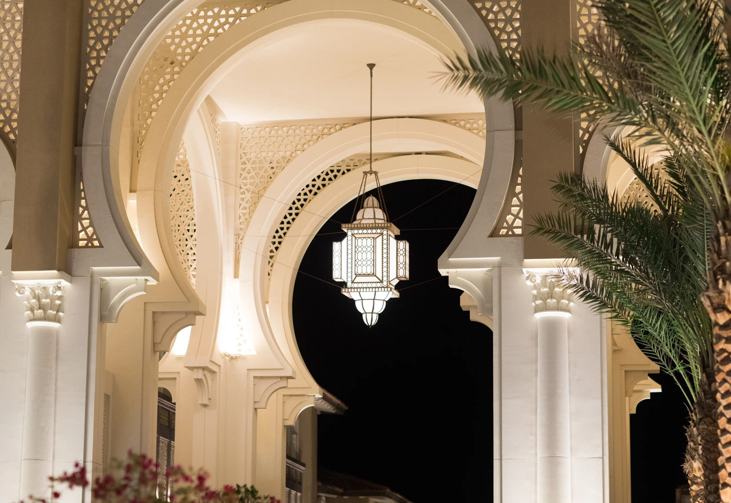 arabic-chandelier-ceiling